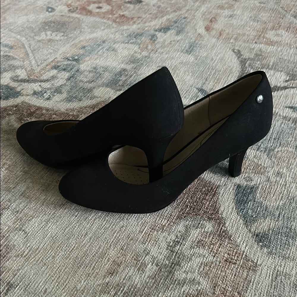 Life Stride Black Classic Heels